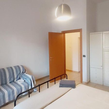Mamo1 - Appartamento In Pieno Centro Citta Бари Екстериор снимка