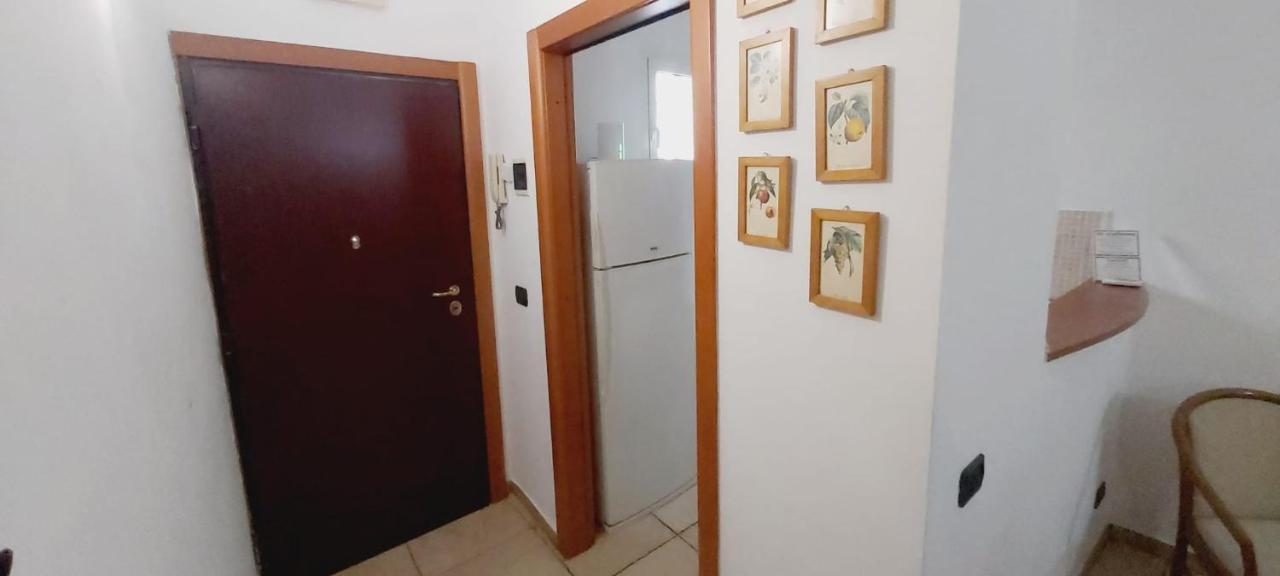 Mamo1 - Appartamento In Pieno Centro Citta Бари Екстериор снимка