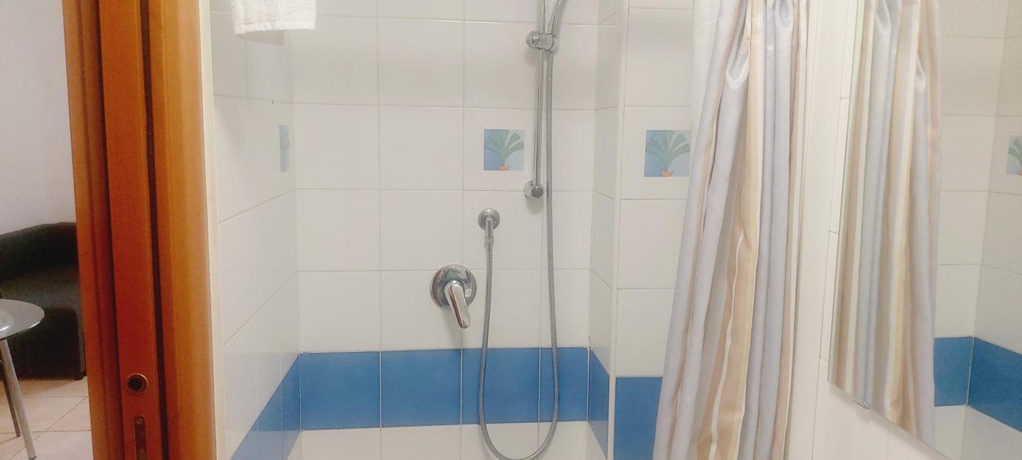Mamo1 - Appartamento In Pieno Centro Citta Бари Екстериор снимка